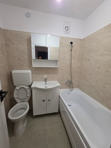 Baba Novac,10 minute metrou Dristor sau Piata Muncii, Sectia 12, 2 balcoane